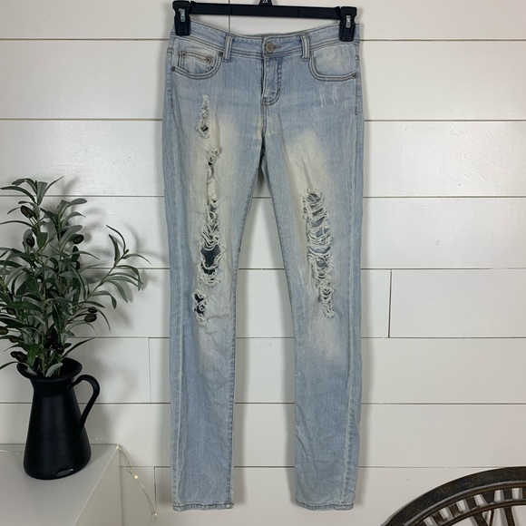 Mossimo Supply Co. Denim - ❌SOLD❌ Mossimo Distressed Light Wash Skinny Jeans